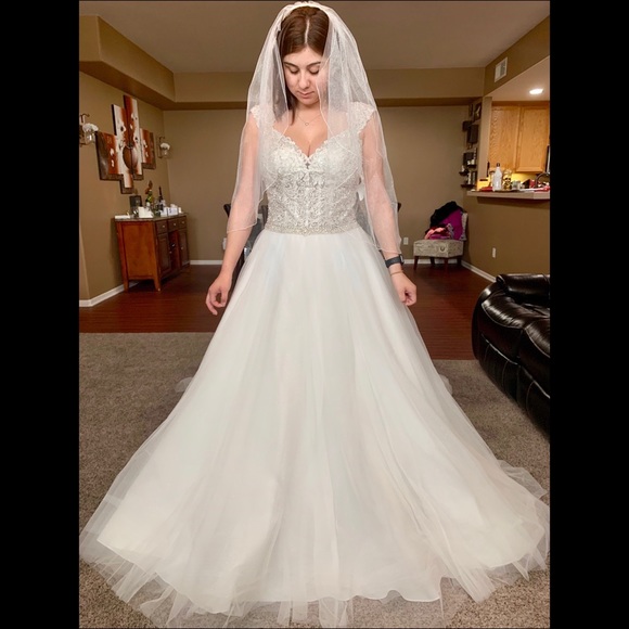 Wedding Dress "BRAND NEW!" With Accessories! - Picture 1 of 8